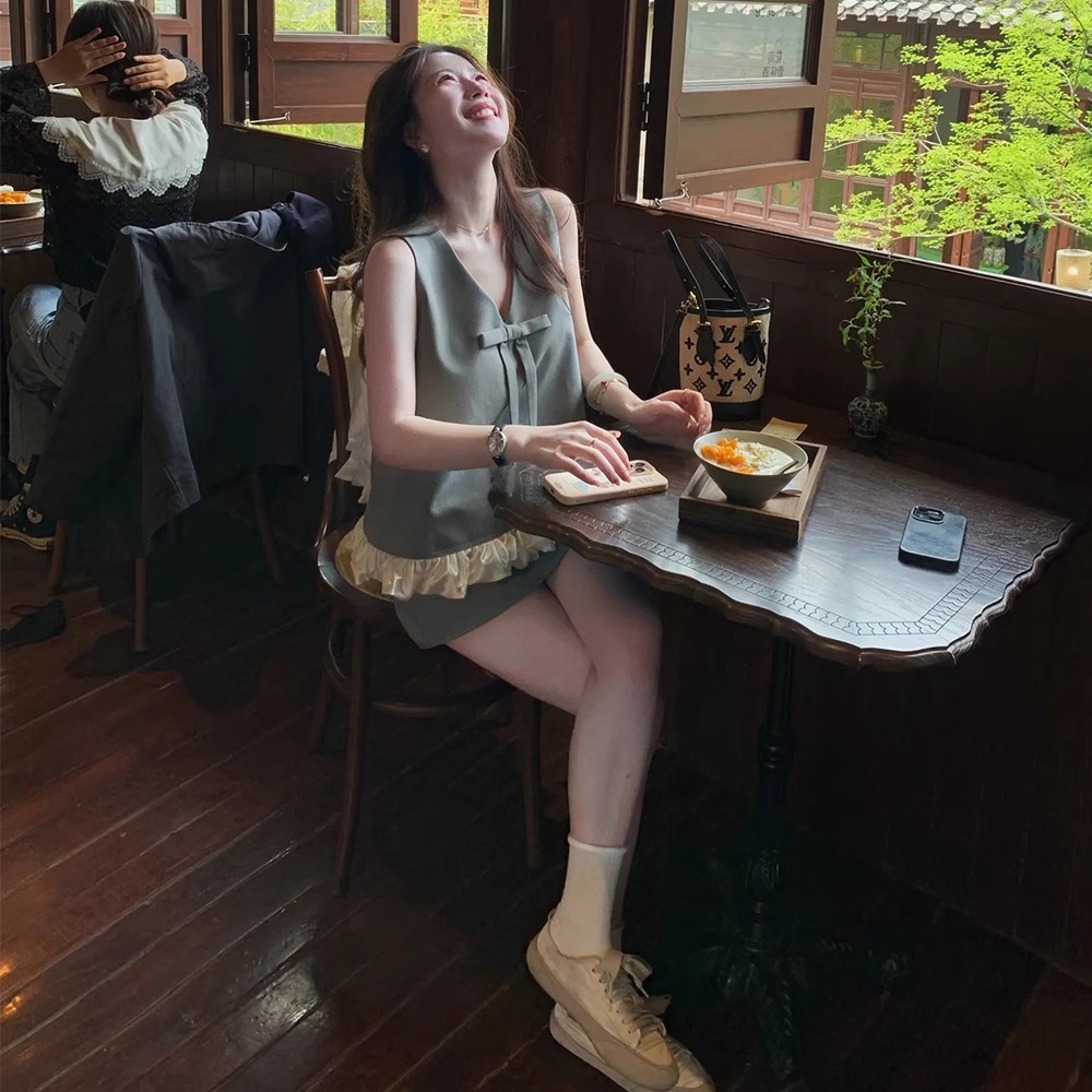 微胖女生穿搭套装女夏季大码胖mm名媛气质无袖西装马甲短裙两件套