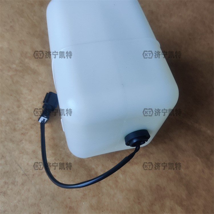 挖掘机副水箱20Y-06-15240 钩机配件PC110/130-7-8M0 PC400/450-7