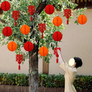 农村院子树上灯笼布置装饰喜字挂饰新房挂件小院喜庆用品户外绿植