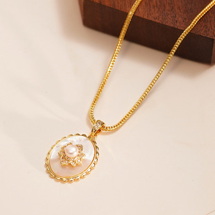 天然母贝吊坠珍珠项链女秋冬锁骨链高级感轻奢小众毛衣链百搭饰品