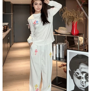 女寬松顯瘦印花長(zhǎng)袖 炫彩十字架皮標(biāo)松緊白色闊腿休閑長(zhǎng)褲 T恤上衣