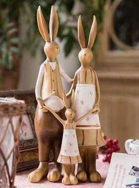 客厅创意现代简约兔四口之家酒柜树脂装饰摆件工艺品