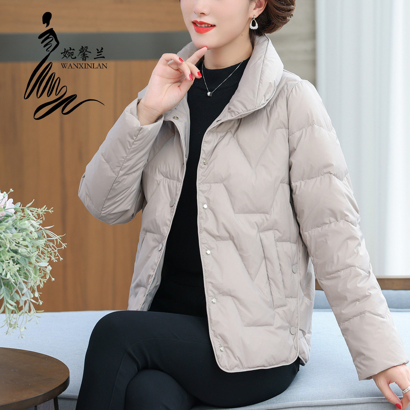 时尚妈妈冬季短款时尚羽绒服保暖上衣2026新款棉袄中老年女短外套