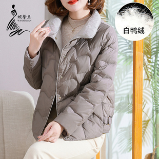 中年妈妈羽绒服冬装2025新款品牌中老年女短款洋气轻薄冬季外套