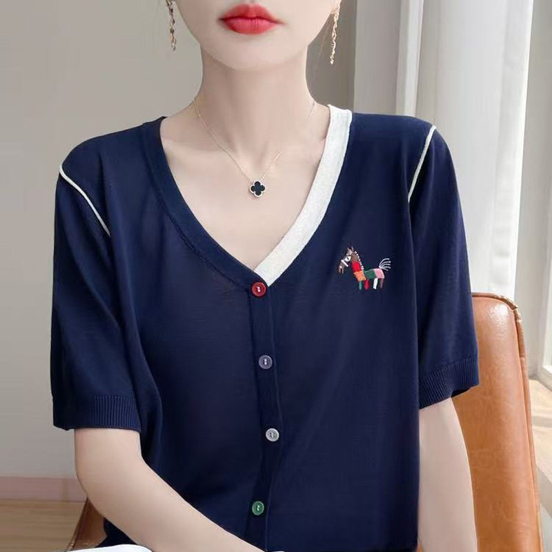 V领刺绣短袖t恤女夏季2026年新款打底衫洋气大码女装冰丝针织上衣
