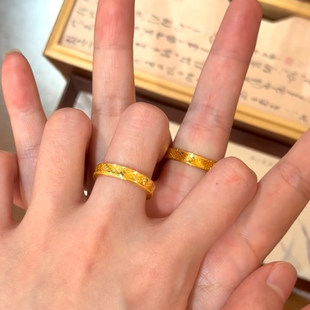 黄金色爆闪马赛克龙鳞亮片戒指素圈男女一对蜂巢指环时尚情侣对戒