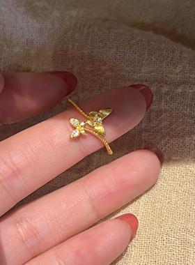 蝴蝶藤蔓超仙拉丝蝴蝶沙金黄金色戒指叠戴食指戒轻奢高级感指环女