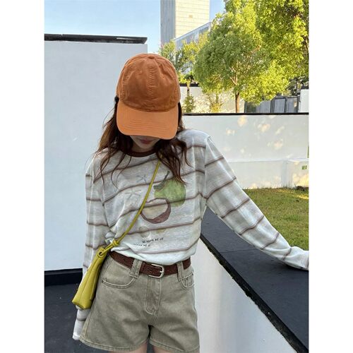 咖白条纹撞色长袖T恤女椰