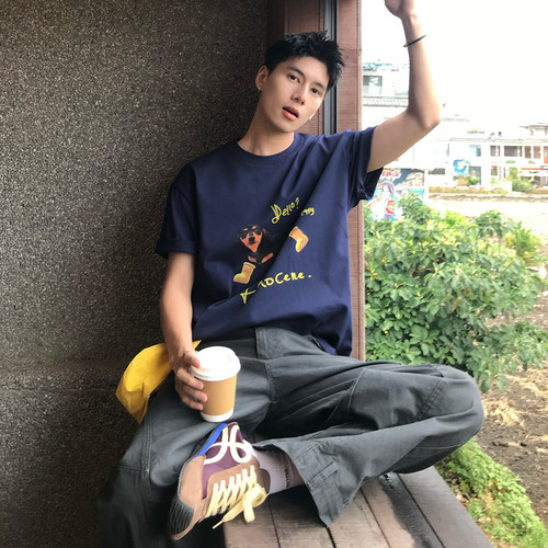 Holocene短袖狗狗印花T恤