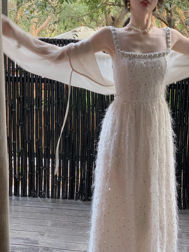 FRENCH SENSE OF LUXURY HEAVY WORK FEATHERS SEQUINS SLIP DRESSES WOMENS SUMMER WAIST CINCHING THIN AND ELEGANT TEMPERAMENT LONG SKIRT TIDE