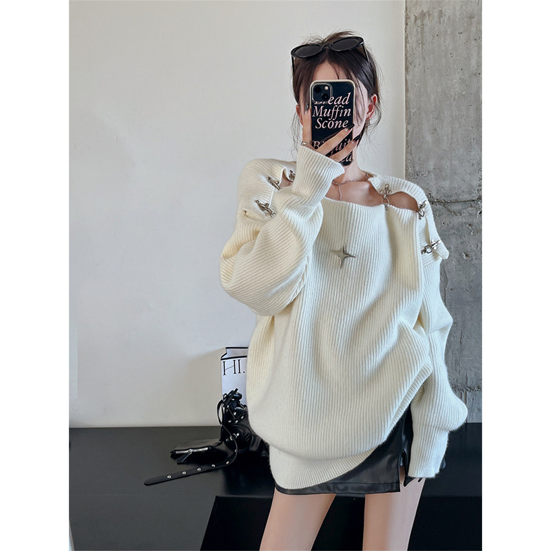 FASHIONABLE DESIGN: AIRPLANE BUCKLE OFF-THE-SHOULDER LONG-SLEEVED KNITTED SWEATER WOMENS AUTUMN AND WINTER LOOSE AND THIN TEMPERAMENT AGE-REDUCING TOPS TIDE