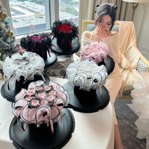 2026曼塔芭蕾风飞边飞仙纱水粉黑边波浪纱花艺花束情人节鲜花围边