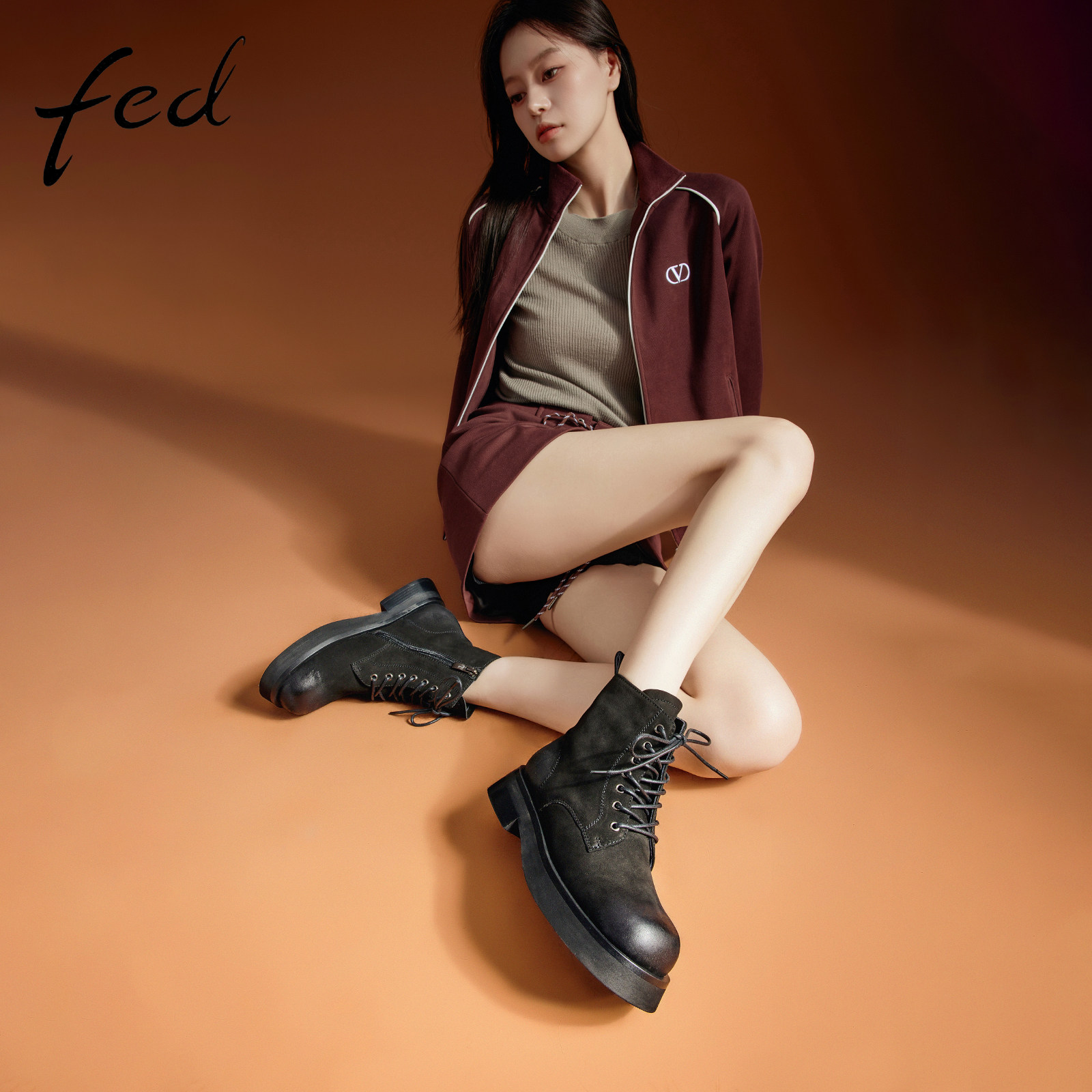 fed黑色擦色马丁靴女2026新款
