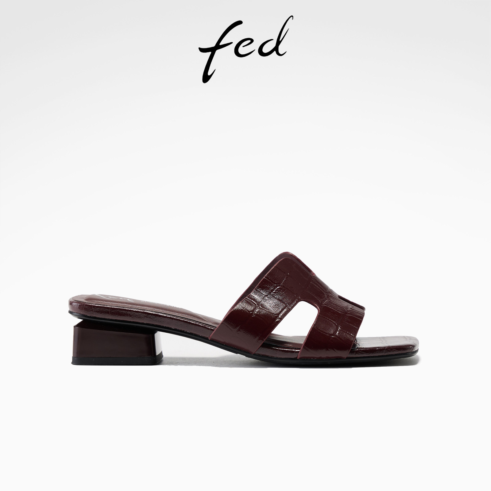 fed酒红色鳄鱼纹一字凉拖女