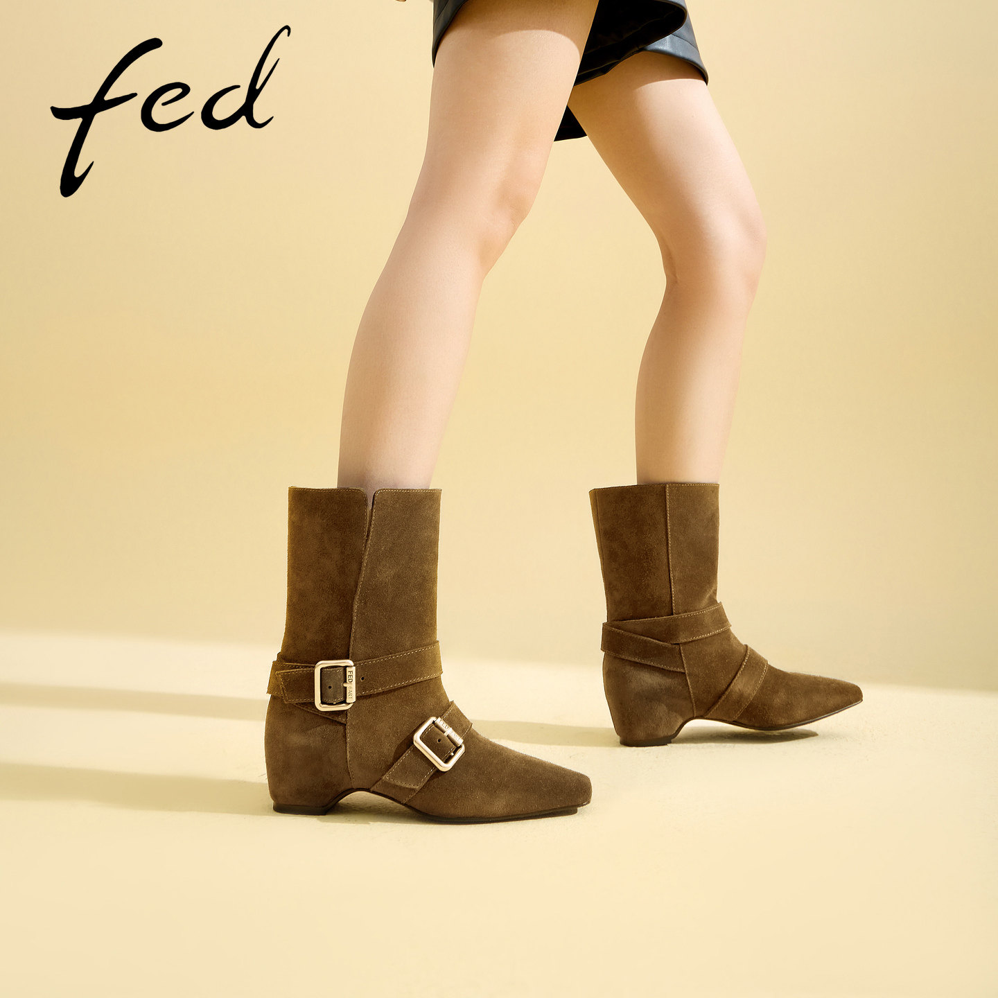 fed卡其色绒面方头短靴秋冬女