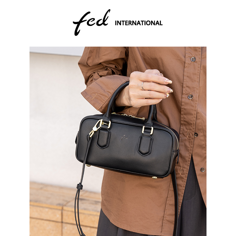 fed保龄球包简约大容量轻奢通勤单肩斜垮包节日礼物送女BFA8882A