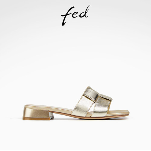 露趾粗中跟潮流一字带凉拖鞋