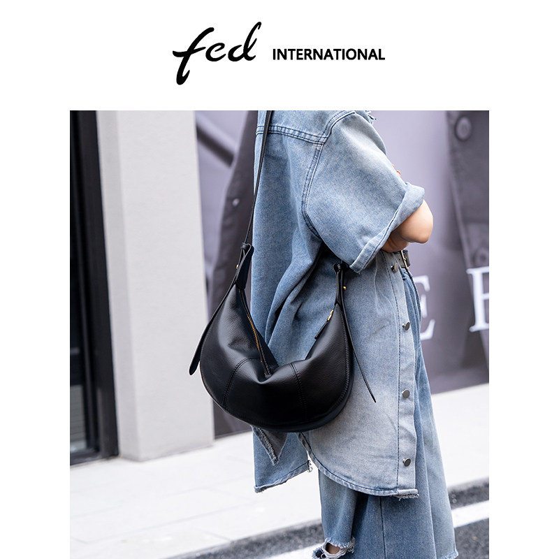fed头层牛皮真皮女包通勤百搭牛角包包单肩斜挎包个性船包BFA8953
