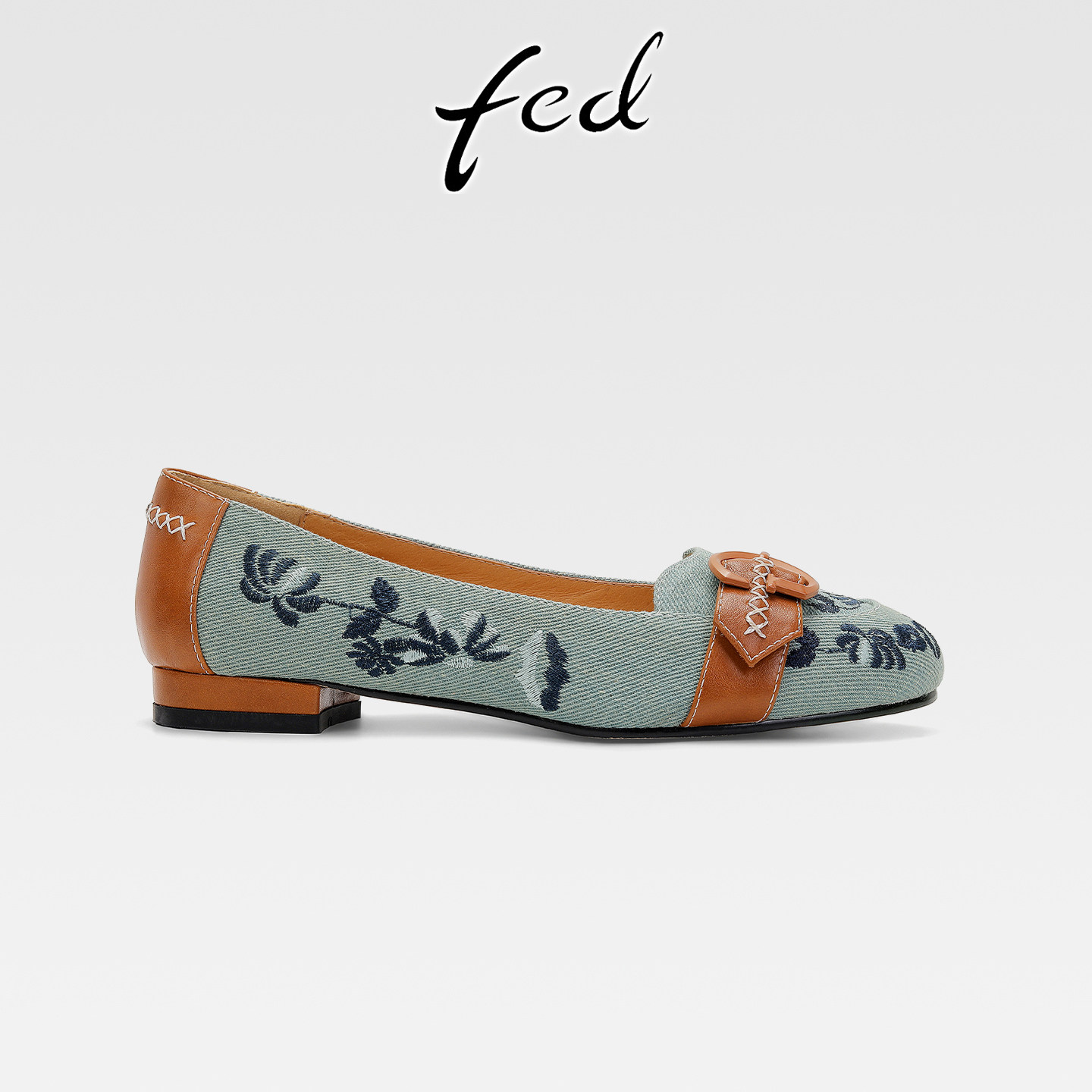 fed小众设计感牛仔布刺绣粗跟单鞋女一脚蹬圆头浅口皮带扣平底鞋