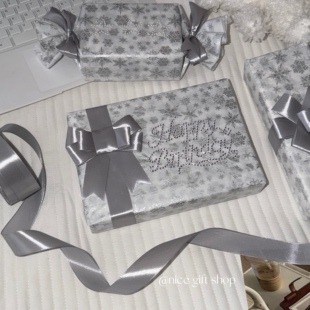 高级灰银色雪花礼物包装 浪漫闪钻贴 纸ins古早味手作生日礼物包装