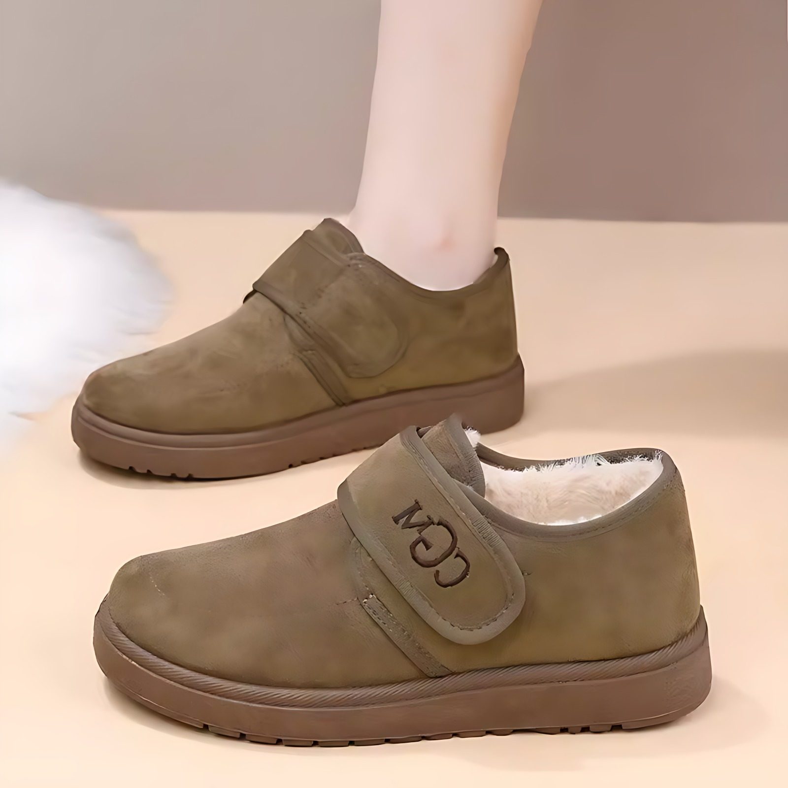 冬季老北京棉鞋女加绒保暖防寒妈妈鞋加厚防滑雪地靴软底女士短靴