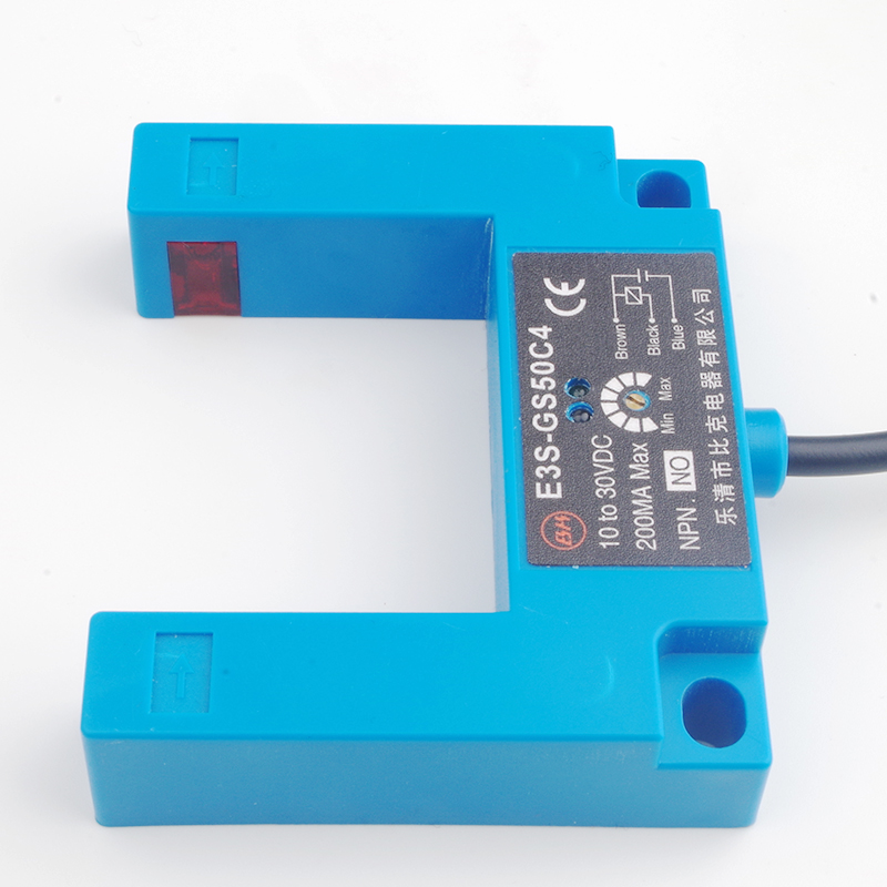 U型槽E3S-GS50oC4红外线开关感应直流三线E4光电传感器50MM