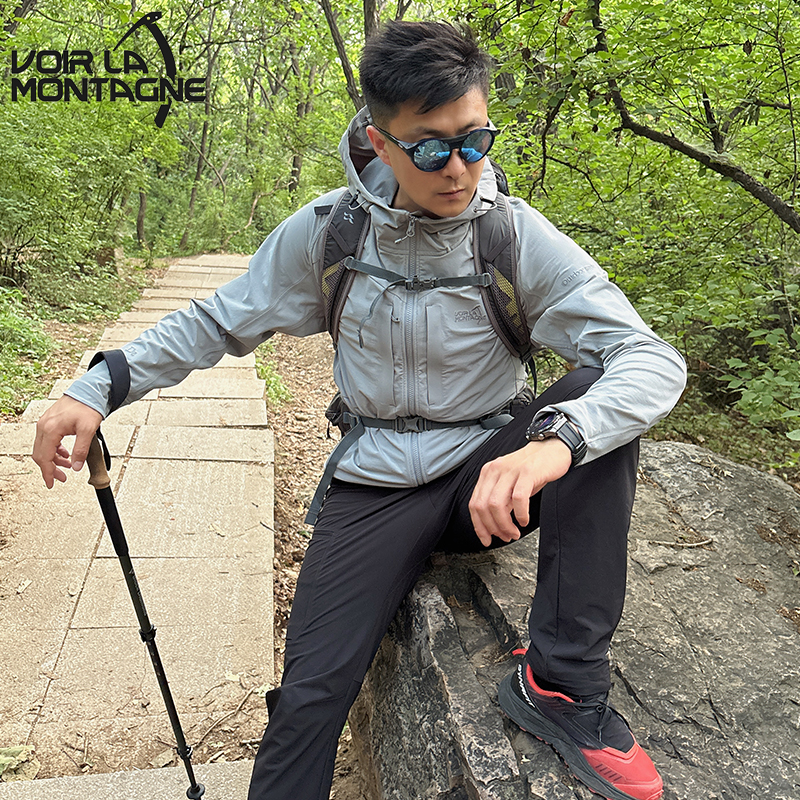 连帽薄款软壳上衣弹力外套