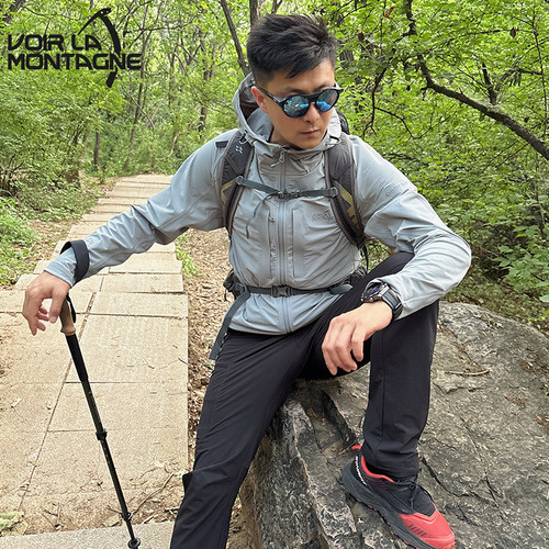 连帽薄款软壳上衣弹力外套