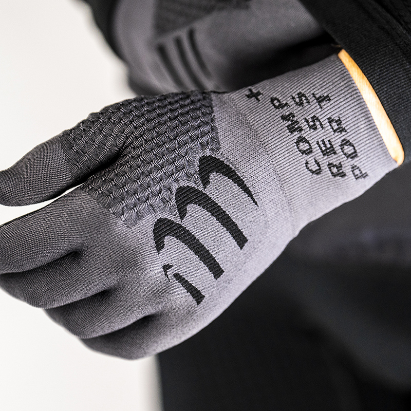 compressport可触屏手套保暖无缝