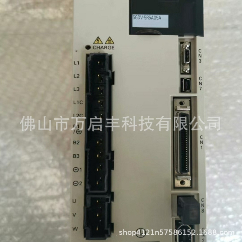SGDV-5R5A05A   SGDV-5R5A01A  安川伺服驱动器 · 全新包装  现