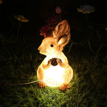 LED树脂松鼠造型灯户外防水低压景观灯公园庭院别墅美陈亮化工程