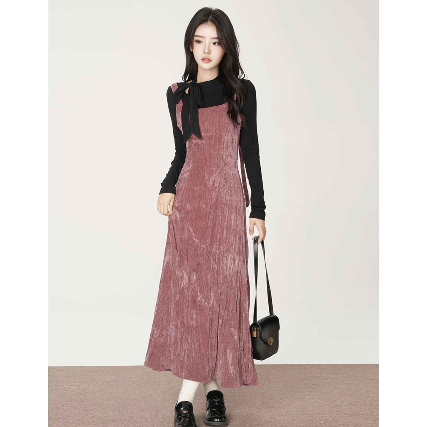 法式甜美风时尚简约修身显瘦无袖吊带连衣裙女气质设计上衣两件套