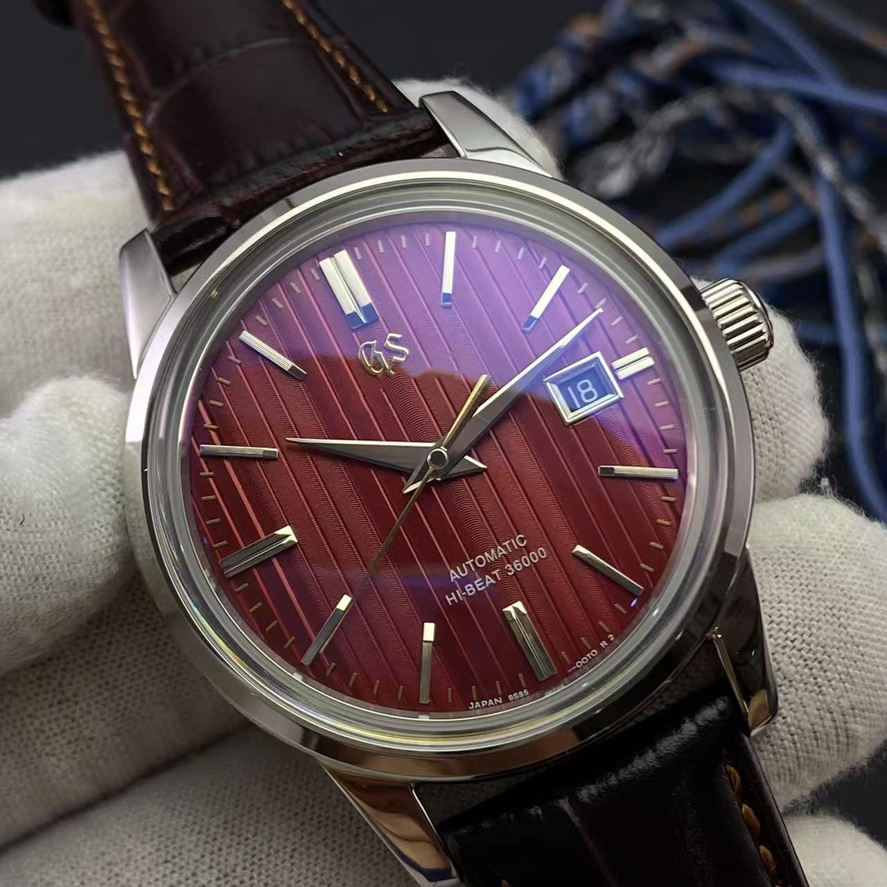 毒刺定制GS机械男表时尚枫叶红