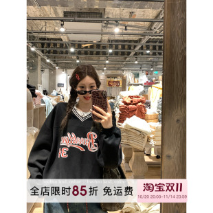新款 V领印花卫衣女秋冬季 复古宽松休闲上衣 美留字母派 HuoHuo