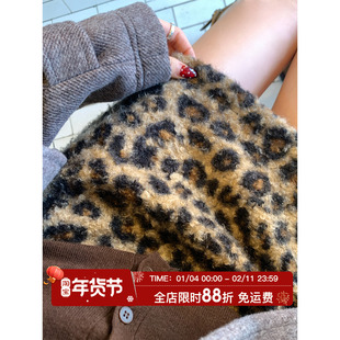 HuoHuo 爱的豹豹 野性魅力2025冬季新款女复古毛绒感圈圈豹纹短裙