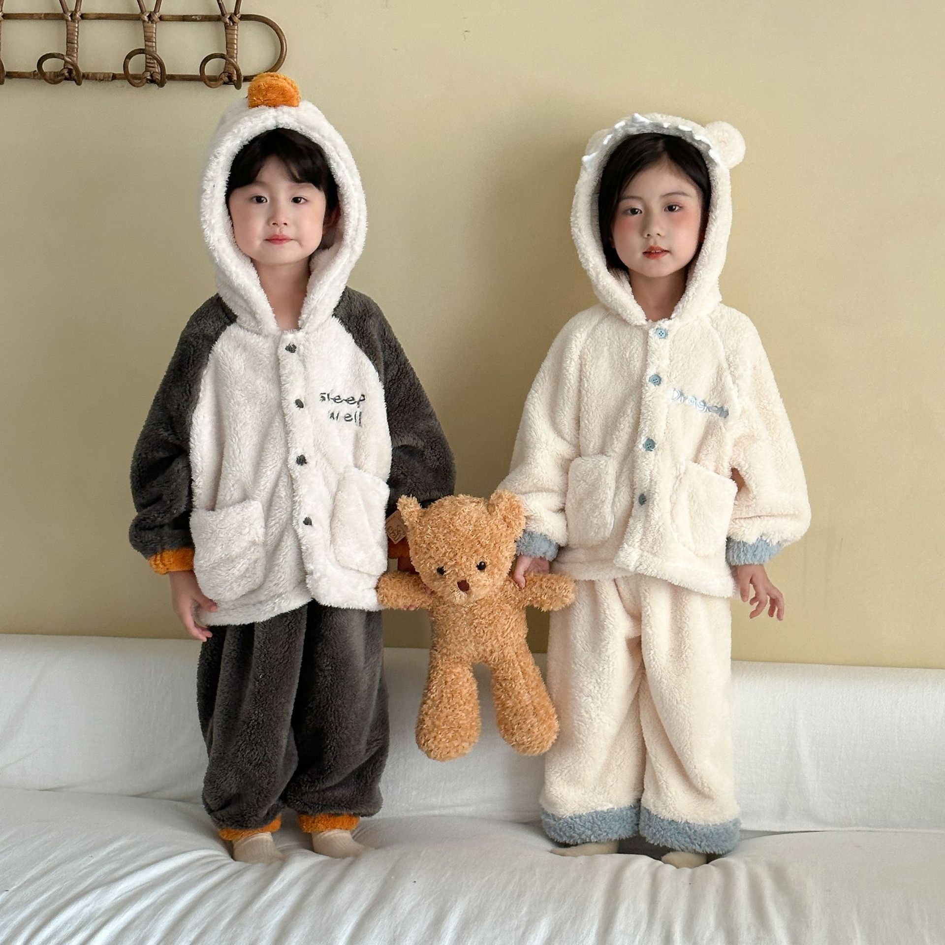 秋冬季儿童睡衣男女童加厚法兰绒珊瑚套装2025新款宝宝卡通家居服