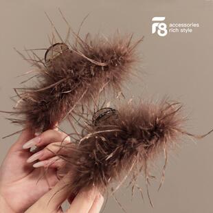 鲨鱼夹羽毛驼鸟毛抓夹女2025新款高级感发夹后脑勺头饰八字发量少