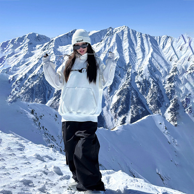 熊猫挂枝滑雪服卫衣刃川