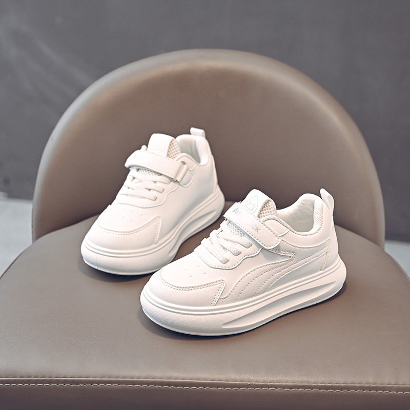 新款儿童运动鞋防滑休闲百搭平底潮鞋小男孩皮面板鞋四季女童鞋子