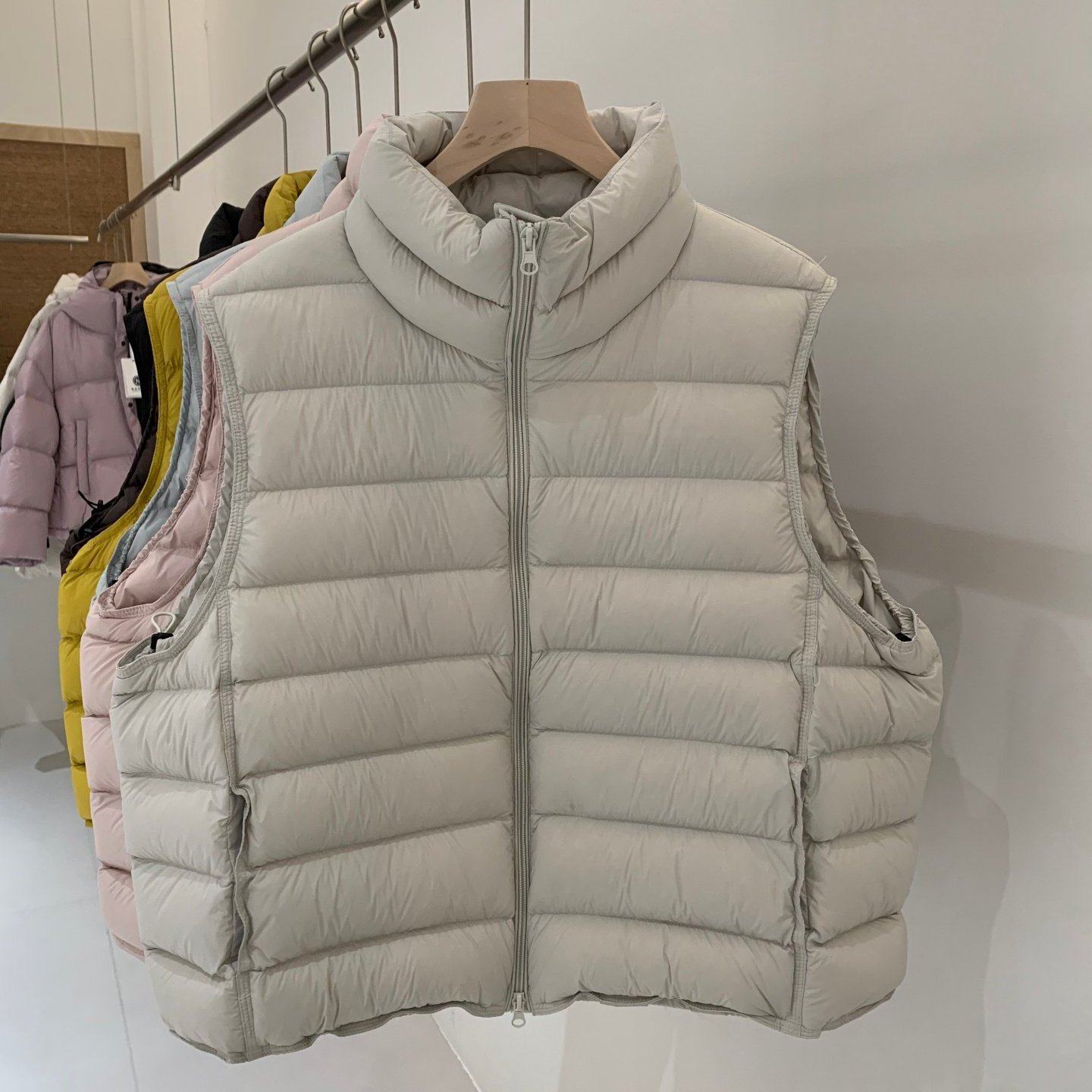 超好看韩系立领排骨羽绒马甲女款2025新款外穿宽松高级感秋冬外套,女装/女士精品,马夹,淘宝优惠券,粉丝福利购,淘宝优惠卷