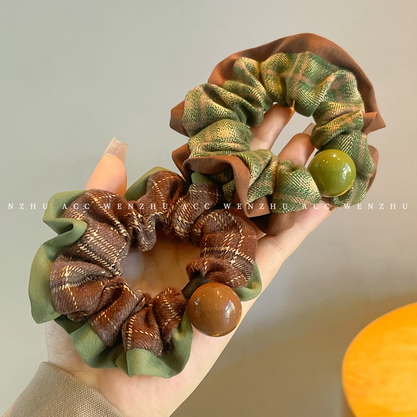 甜美格纹圆珠大肠发圈