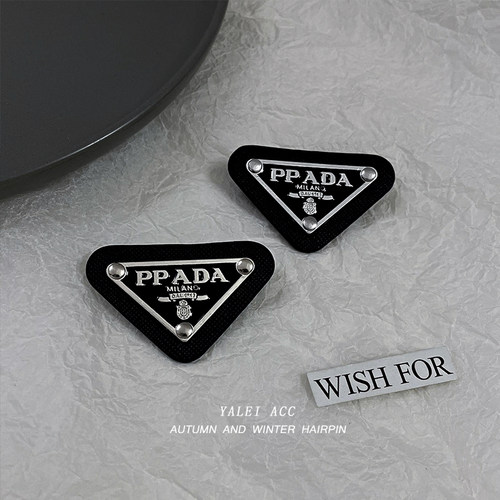 高档胸针三角黑色欧美极简