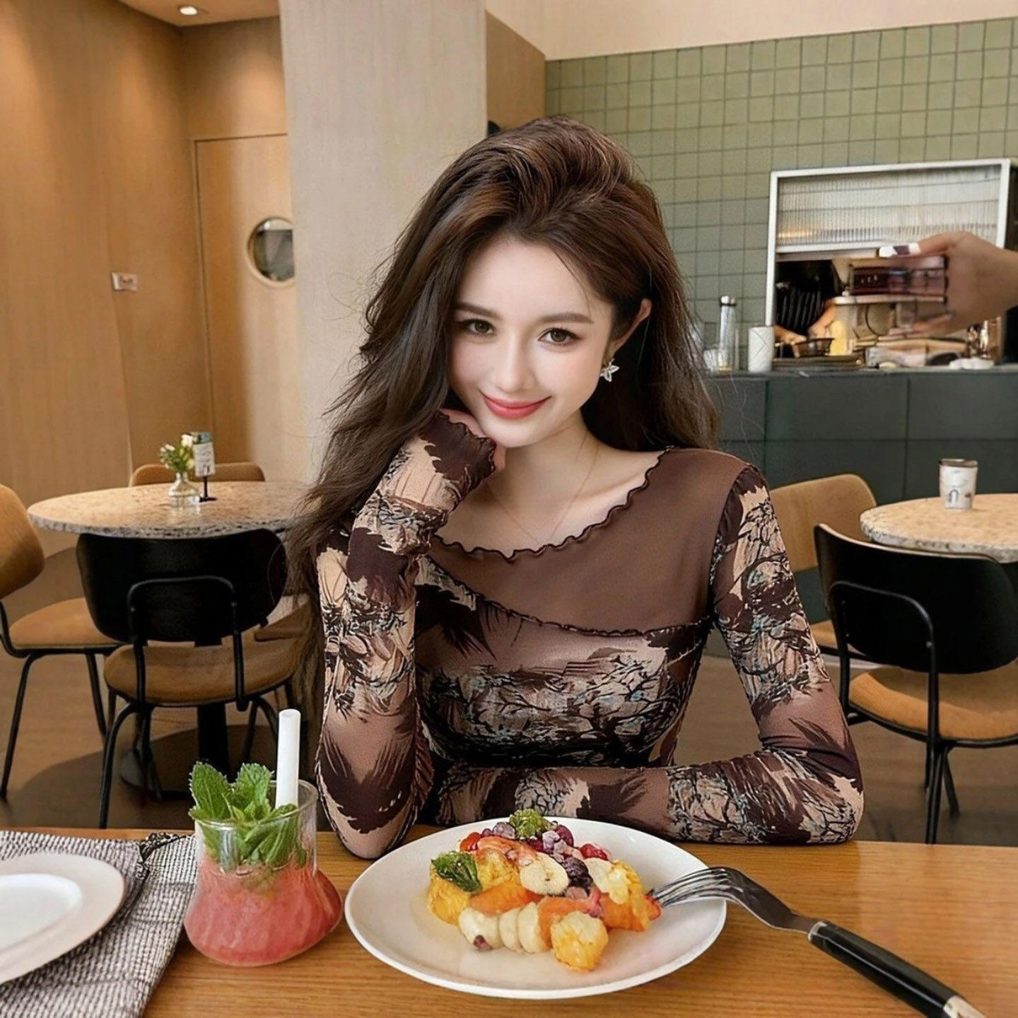 铂瑾精选女装店水墨印花长袖T恤女显瘦气质微透假两件上衣打底a3