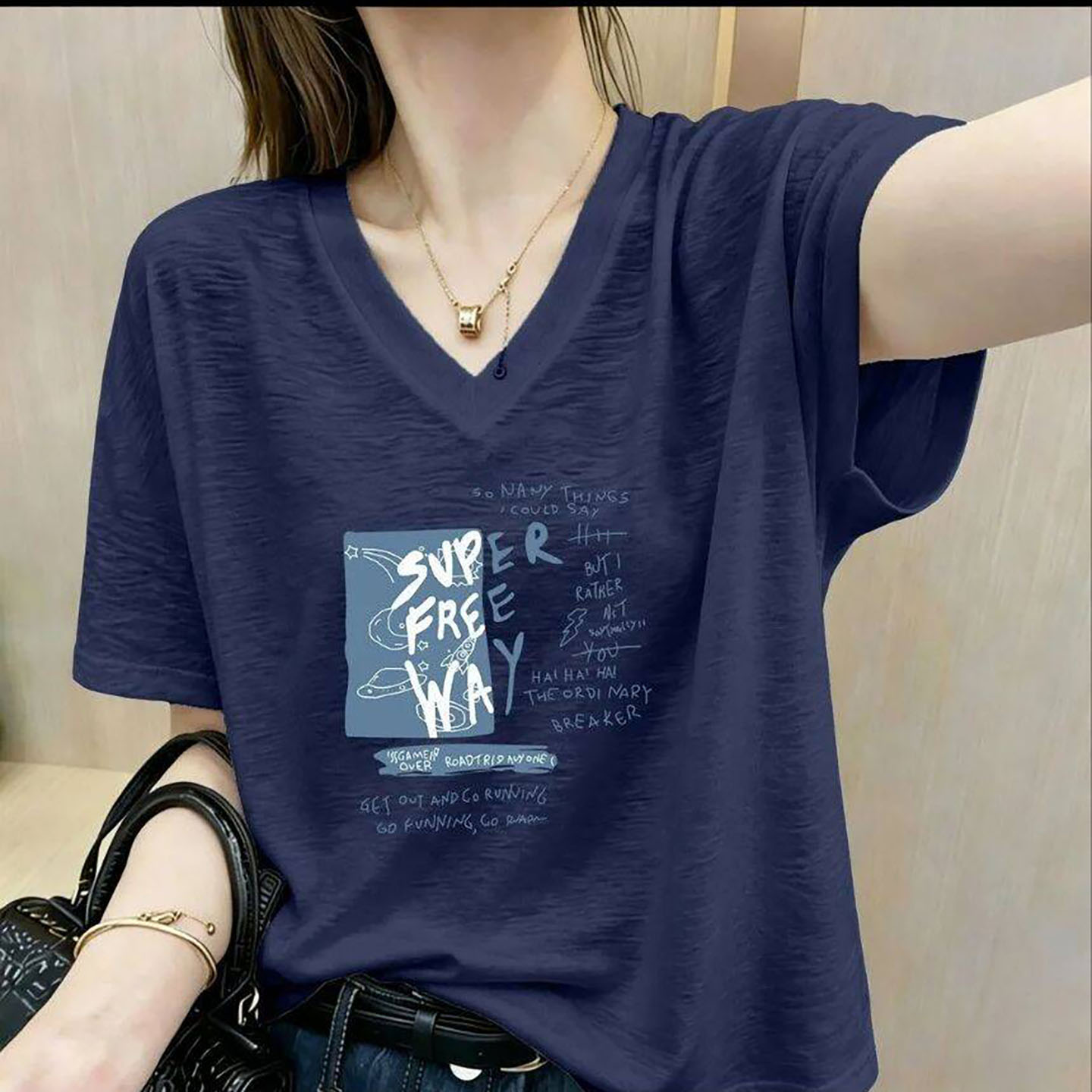 聚光点女装欧货V领短袖T恤夏季女士印花显瘦半袖小衫2026新款上a5