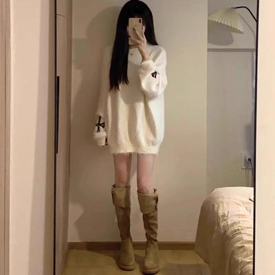 秋冬宽松长袖加厚软糯白