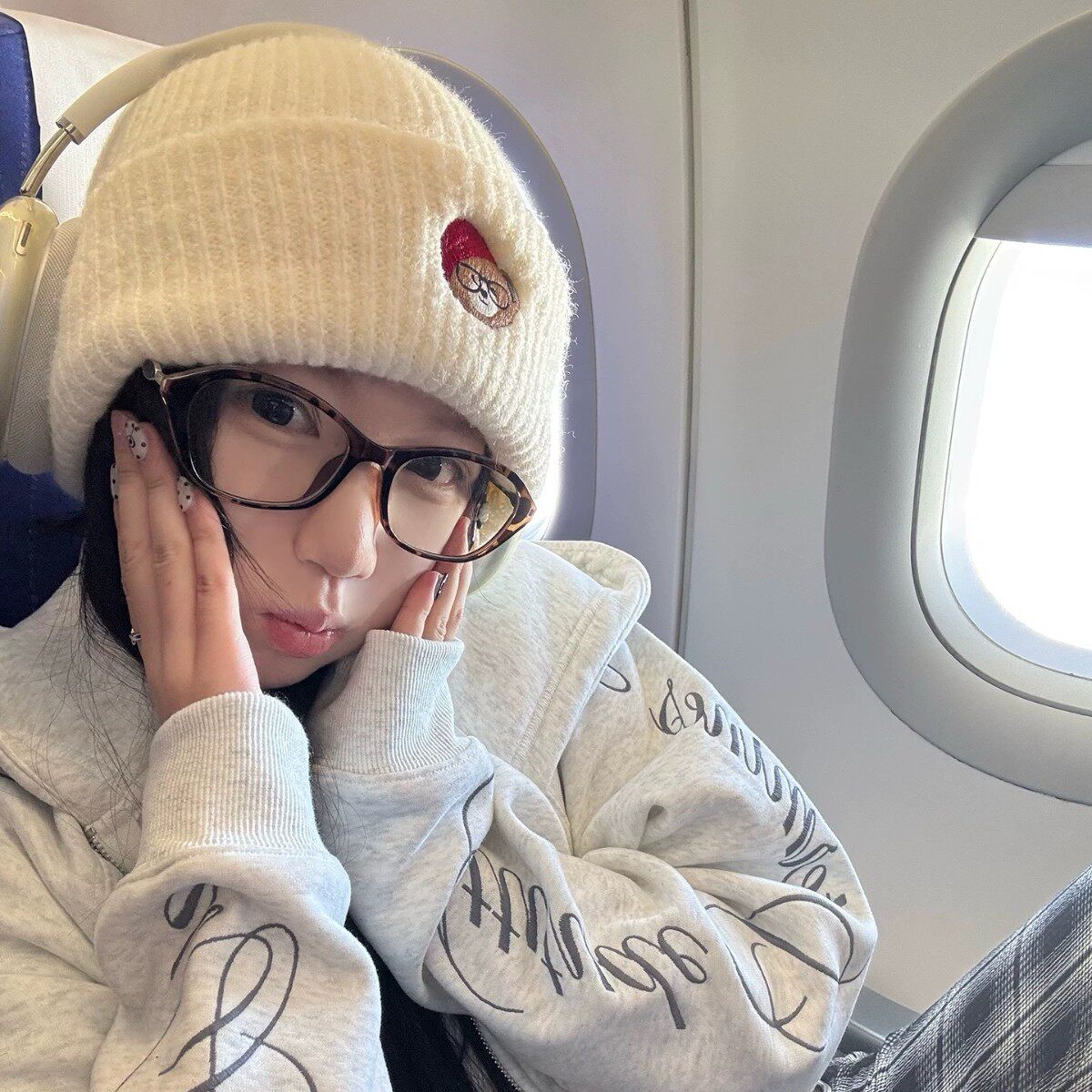 秋冬加厚保暖眼镜小狗刺绣针织毛线帽子女韩系防寒显脸小套头帽