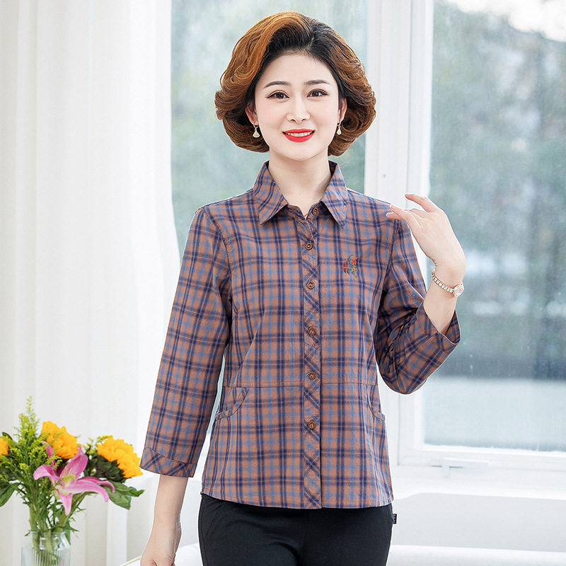 秋依新款中老年女装妈妈外穿宽松短款洋气高档时尚休闲衬衣衬衫