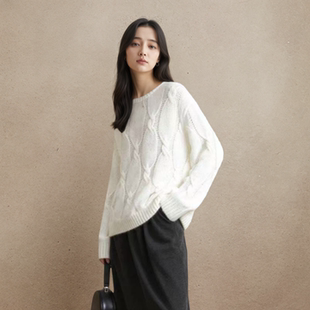 松弛妙衫 | 绞花慵懒风圆领针织衫女宽松软糯白色毛衣上衣高级感