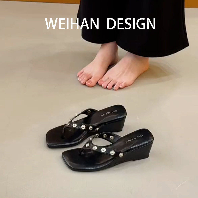 羊皮版！黑色铆钉夹趾楔型凉施鞋女夏外穿气质百搭通勤方头人字拖