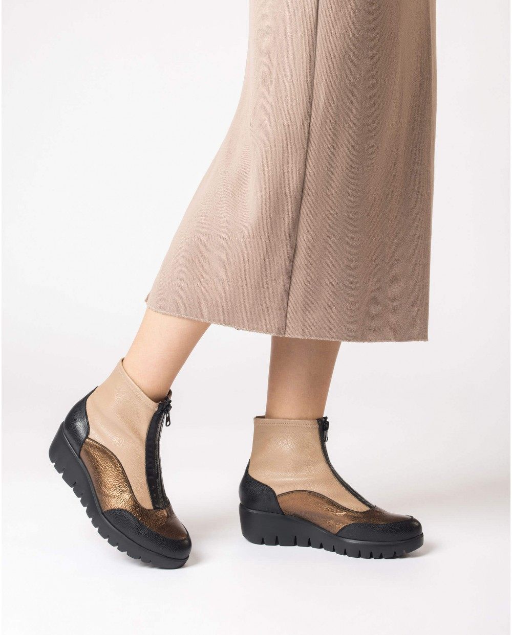 WONDERS超轻厚底拼色休闲女靴